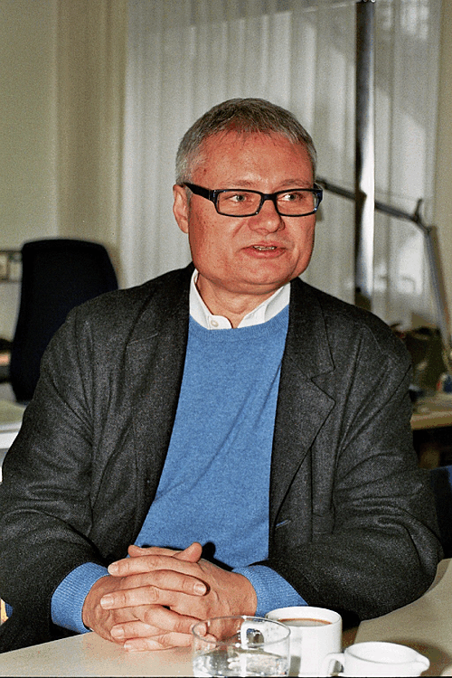 Gesprchsteilnehmer: Prof. Dr. Josef Keuffer
